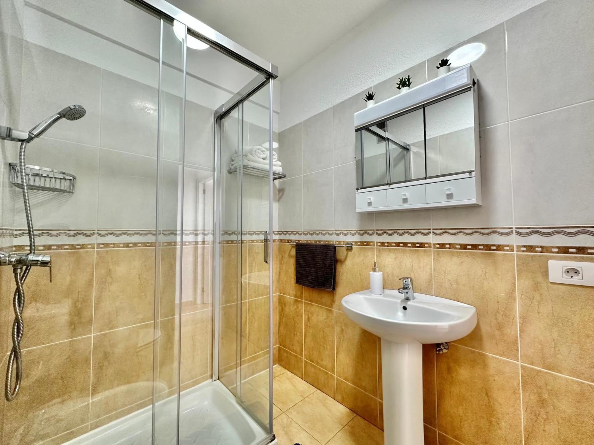 Sunbeach Apartment Arona  Zewnętrze zdjęcie