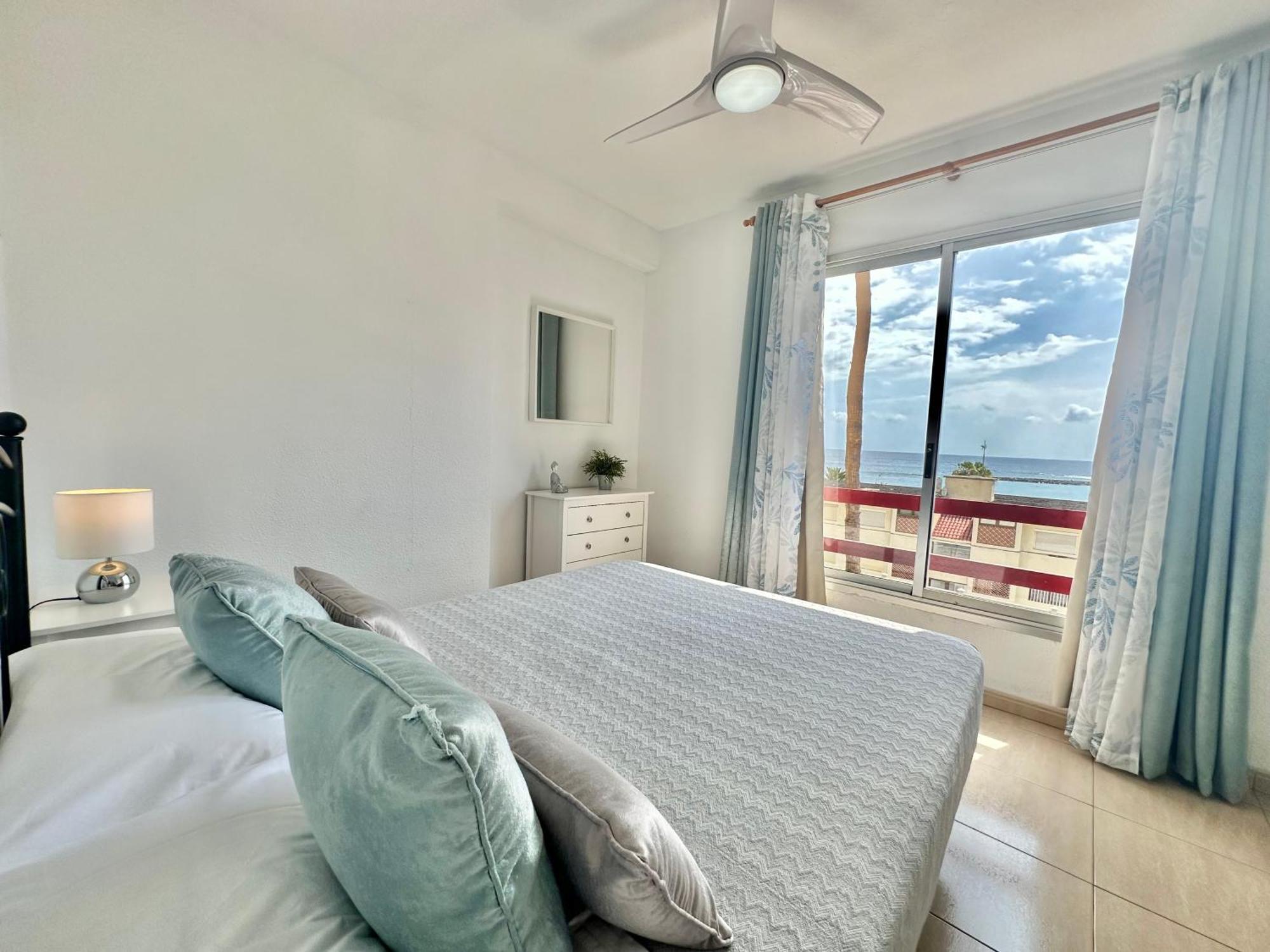 Sunbeach Apartment Arona  Zewnętrze zdjęcie